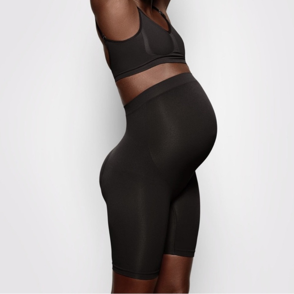 🖤SKIMS MATERNITY SCULPTING MID THIGH SHORTS ONYX S/M L/XL